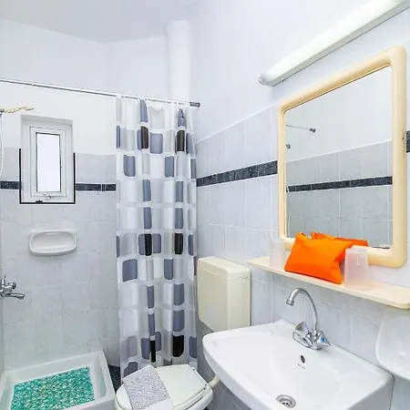 Sunshine Garden Apts * מאליה