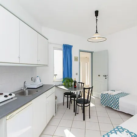 Sunshine Garden Apts *